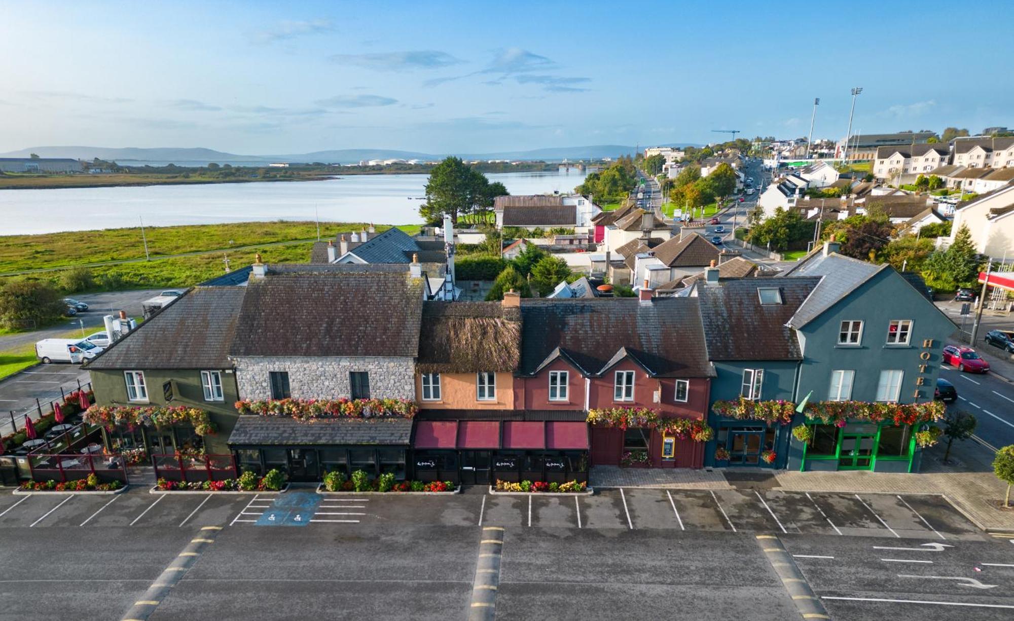 The Huntsman Inn Galway Exterior foto